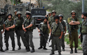 قوات الاحتلال الإسرائيلي تغلق مدخل مخيم العروب شمال الخليل