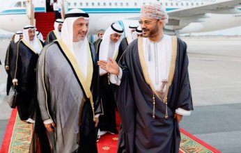 وزير الخارجية الكويتي يصل إلى سلطنة عمان