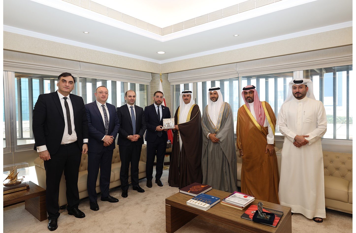 وزير العدل البحريني يستقبل النائب العام الجورجي وزير العدل البحريني يستقبل النائب العام الجورجي