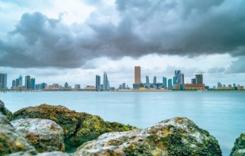 مملكة البحرين تتأثر بحالة من عدم الاستقرار مع اقتراب منخفض جوي يوم غد