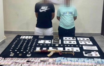 الكويت.. القبض على شخصين بحوزتهما مواد مخدرة ومبالغ مالية وأسلحة