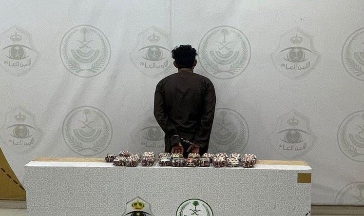 القبض على شخص بحوزته (3150) قرصا خاضعًا لتنظيم التداول الطبي بجازان القبض على شخص بحوزته (3150) قرصا خاضعًا لتنظيم التداول الطبي بجازان