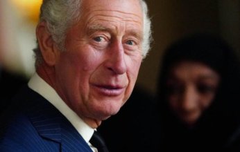 تشارلز الثالث يكرم ذكرى ضحايا «العملية جومورا» بألمانيا