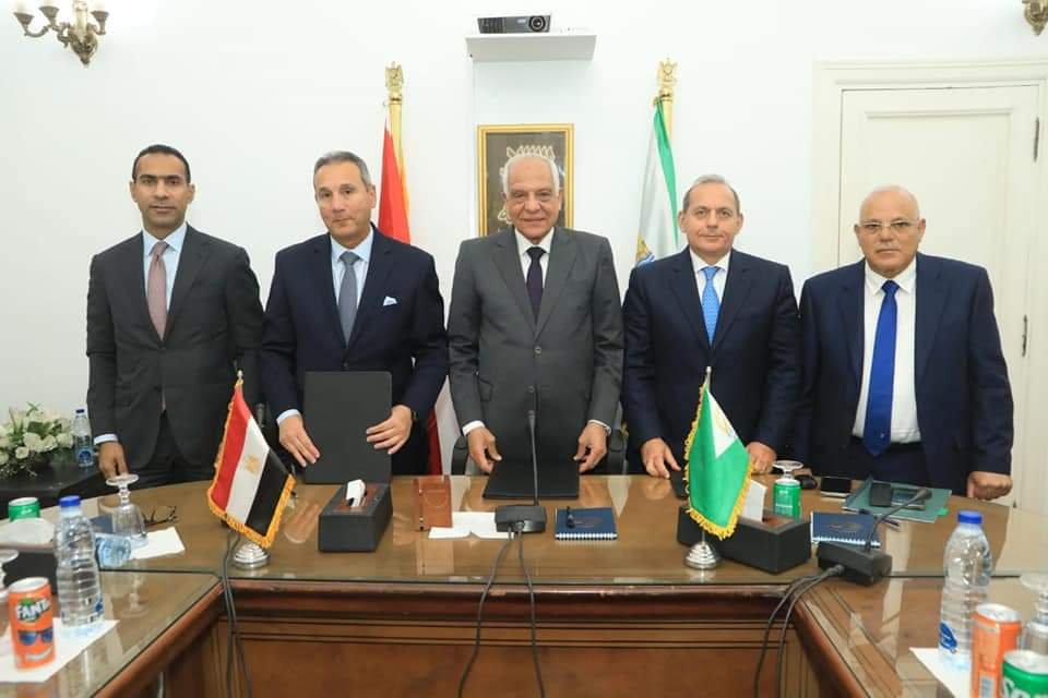 محافظ الجيزة يوقع بروتوكول تعاون مع بنكي مصر والاهلي المصري لتحسين بيئة الإستثمار بالمحافظة محافظ الجيزة يوقع بروتوكول تعاون مع بنكي مصر والاهلي المصري لتحسين بيئة الإستثمار بالمحافظة