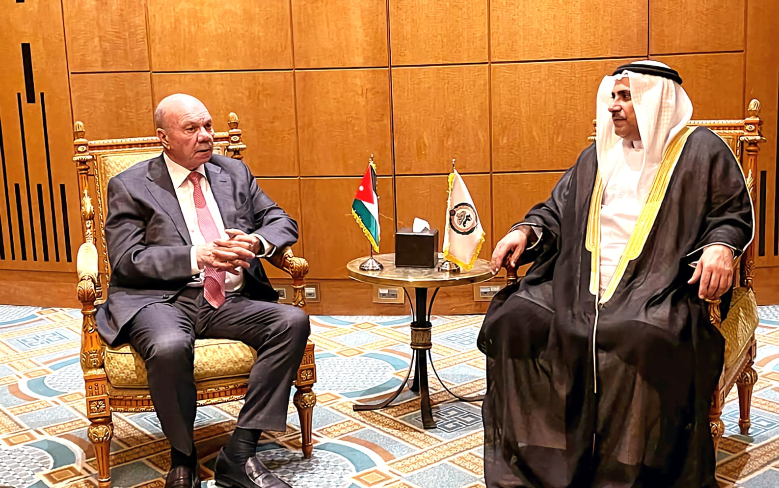 رئيس البرلمان العربي يشيد بدور الأردن في تعزيز العمل العربي المشترك رئيس البرلمان العربي يشيد بدور الأردن في تعزيز العمل العربي المشترك