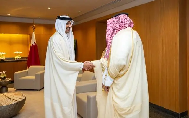 أمير قطر يستقبل وزير الاقتصاد والتخطيط السعودي أمير قطر يستقبل وزير الاقتصاد والتخطيط السعودي