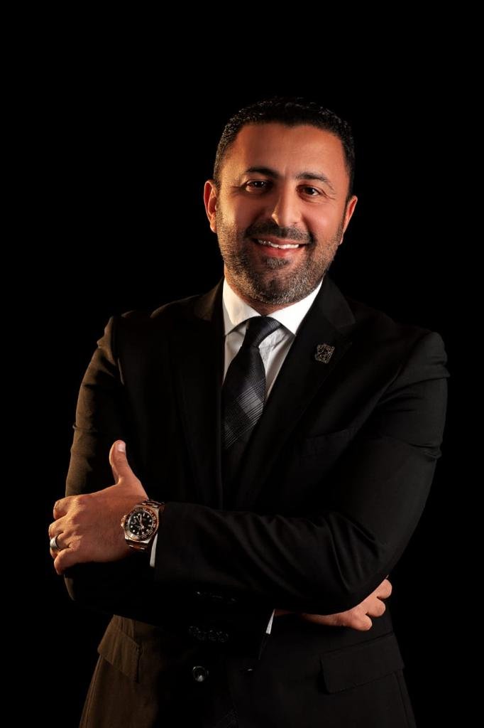 مجلة الإستثمارات الإماراتيه تكرم وائل زين الشخصية الأكثر إبداعا فى القطاع العقارى بالشرق الأوسط وشمال أفريقيا مجلة الإستثمارات الإماراتيه تكرم وائل زين الشخصية الأكثر إبداعا فى القطاع العقارى بالشرق الأوسط وشمال أفريقيا