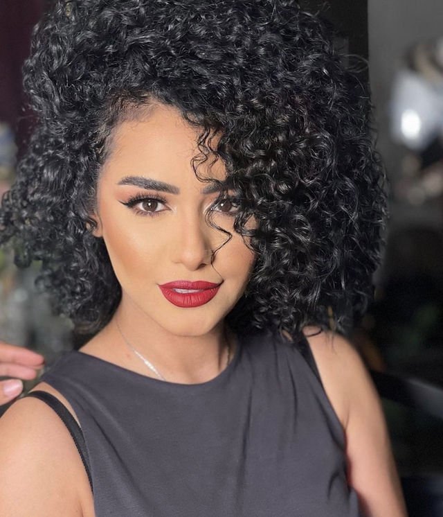 نانسي صلاح تحتفل بتصوير فيلم “سر عودة طاقية الاخفاء ” نانسي صلاح تحتفل بتصوير فيلم “سر عودة طاقية الاخفاء ”