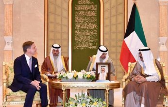 ولي العهد الكويتي يتسلم أوراق اعتماد عدد من السفراء