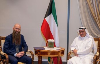 الكويت وأمريكا تبحثان سبل تعزيز العلاقات الثنائية بين البلدين