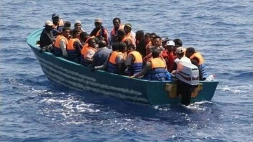 إيطاليا.. قارب يحمل 500 مهاجر ينتظر الإغاثة قبالة صقلية إيطاليا.. قارب يحمل 500 مهاجر ينتظر الإغاثة قبالة صقلية