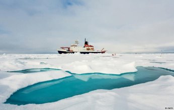 عالم مناخ روسى يحذر من انهيار نهر "ثويتس".