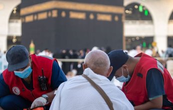 قلبه توقف فجأة.. تفاصيل إنقاذ معتمر اوزبكي من الموت بالحرم المكي