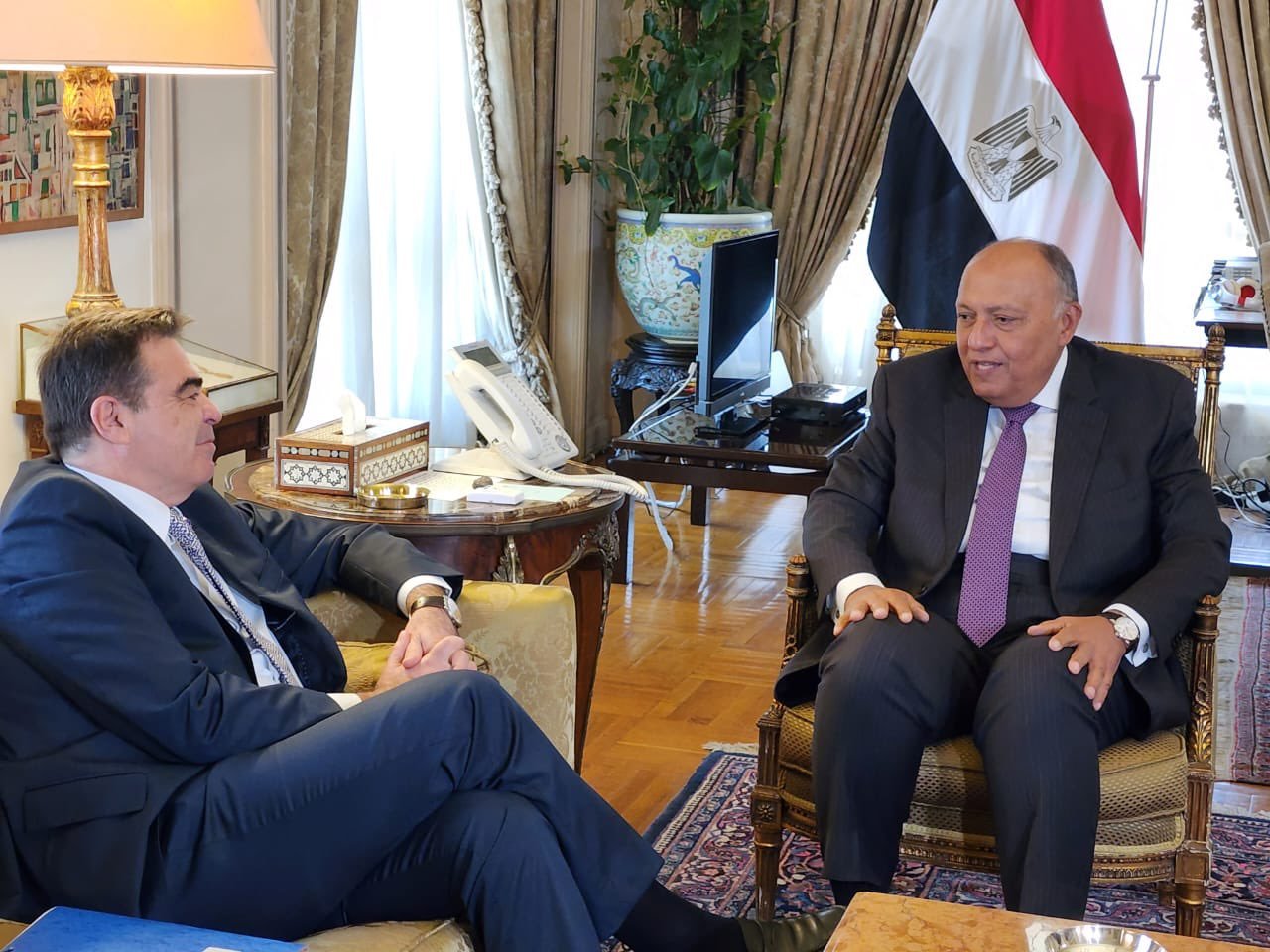 وزير الخارجية المصري يبحث مع مسؤول أوروبى تعزيز الأمن الغذائى ومكافحة الإرهاب وزير الخارجية المصري يبحث مع مسؤول أوروبى تعزيز الأمن الغذائى ومكافحة الإرهاب