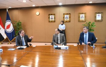 الملا يستعرض تأمين إمدادات المنتجات البترولية للسوق المحلى وموقف تشغيل وإنتاج مصافى التكرير