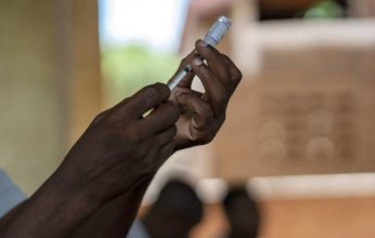 غانا أول بلد توافق على لقاح الملاريا في أكسفورد
