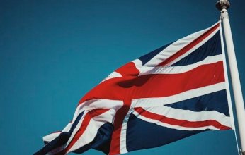 بريطانيا تشهد أكبر انخفاض في دخل الأسرة منذ 2009.. فما الأسباب؟