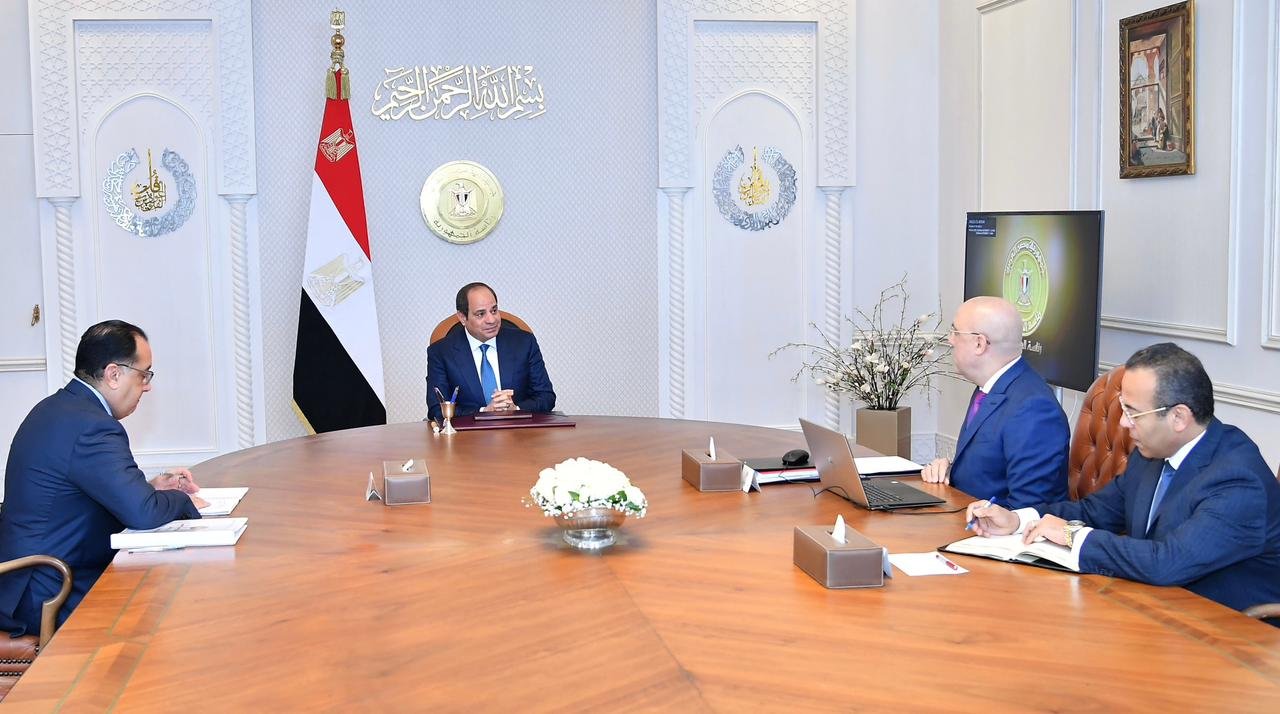 الرئيس المصري يوجه بالاهتمام بمشروع «التجلي الأعظم» ليصبح مقصدًا عالميًا للزائرين الرئيس المصري يوجه بالاهتمام بمشروع «التجلي الأعظم» ليصبح مقصدًا عالميًا للزائرين