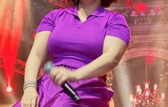 كواليس حادث سقوط شيرين عبد الوهاب على المسرح في دبي وأخر تطورات حالتها