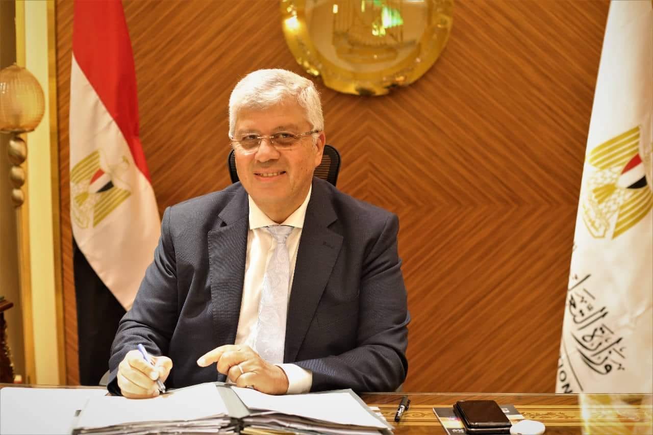 وزير التعليم العالي بمصر يشهد فعاليات قرعة موسم الحج لهذا العام للعاملين بالوزارة وزير التعليم العالي بمصر يشهد فعاليات قرعة موسم الحج لهذا العام للعاملين بالوزارة