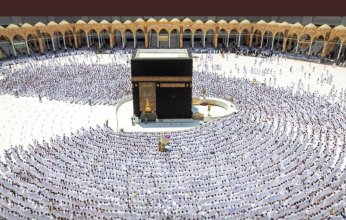 المسجد الحرام يشهد توافد جموع غفيرة ليلة 17 من رمضان