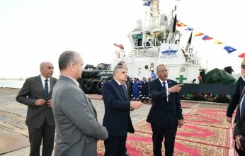 رئيس قناة السويس بمصر يعلن تدشين القاطرات الجديدة ابتداءً من النصف الثاني من العام الجاري