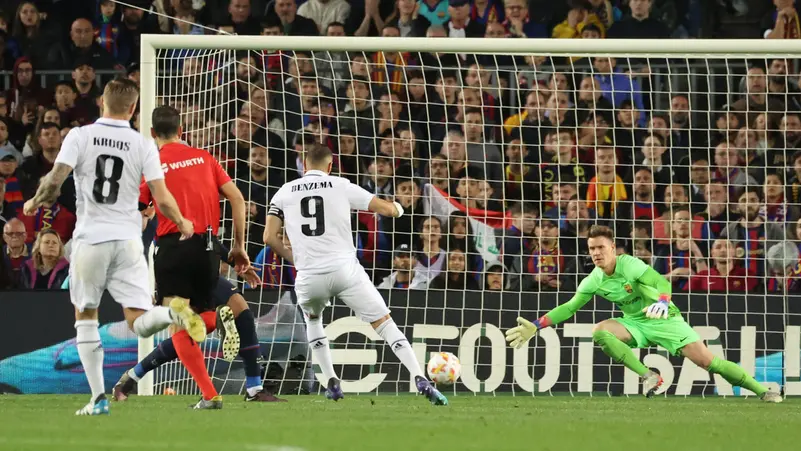 ريال مدريد يكتسح برشلونة برباعية في ليلة تألق بنزيما ريال مدريد يكتسح برشلونة برباعية في ليلة تألق بنزيما
