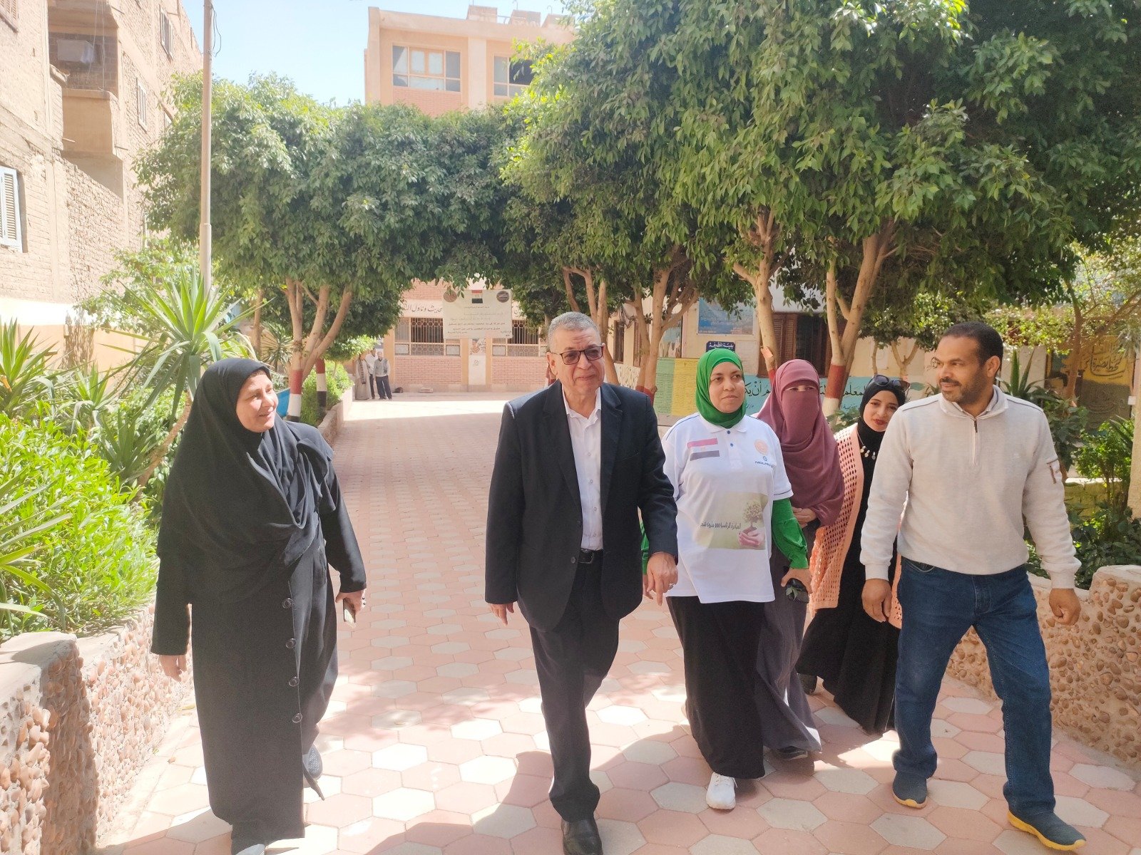 مصر.. تنفيذ أعمال تشجير وزراعة شتلات بمركز القوصية ضمن مبادرة "زراعة 100مليون شجرة" بمحافظ أسيوط مصر.. تنفيذ أعمال تشجير وزراعة شتلات بمركز القوصية ضمن مبادرة "زراعة 100مليون شجرة" بمحافظ أسيوط