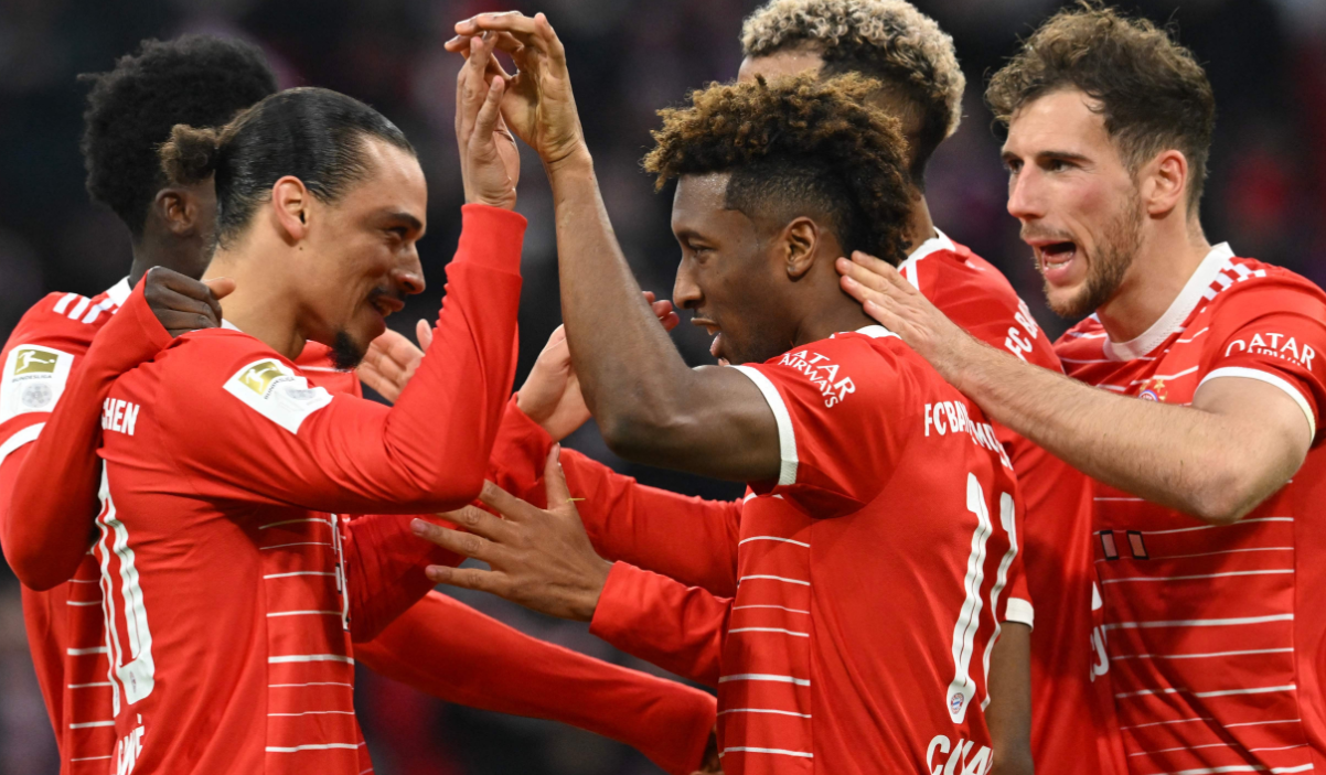 بايرن ميونخ يفوز على دورتموند برباعية في الدوري الألماني بايرن ميونخ يفوز على دورتموند برباعية في الدوري الألماني
