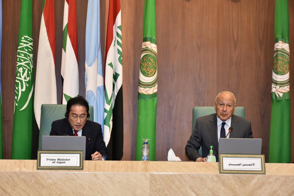 أبو الغيط يبحث مع رئيس الوزراء الياباني تدهور الأوضاع في السودان أبو الغيط يبحث مع رئيس الوزراء الياباني تدهور الأوضاع في السودان