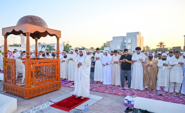 البحرين.. .جموع المصلين يؤدون صلاة العيد بمصليات العيد والجوامع والمساجد البحرين.. .جموع المصلين يؤدون صلاة العيد بمصليات العيد والجوامع والمساجد