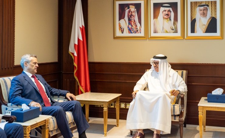 مباحثات روسية بحرينية لتعزيز التعاون الثنائي بين البلدين مباحثات روسية بحرينية لتعزيز التعاون الثنائي بين البلدين