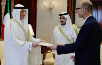 وزير الخارجية الكويتي يتسلم نسخة من أوراق اعتماد سفير مالطا الجديد