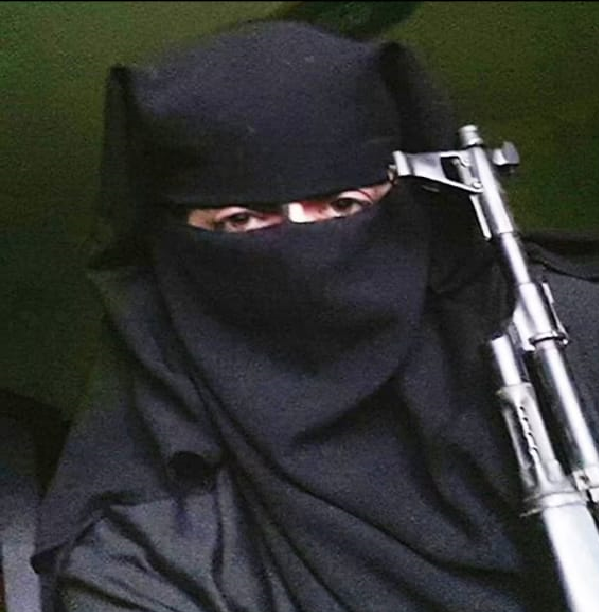 سيدة بريطانية تتحول من مقاتلة في صفوف داعش إلى عارضة أزياء 1 khaligyoun41367