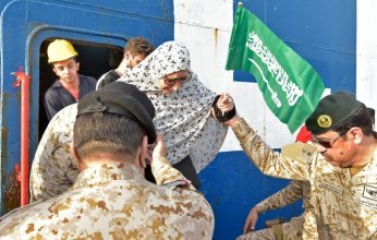 وصول 13 مواطناً سعودياً و1674 شخصاً من رعايا الدول الشقيقة والصديقة من السودان إلى مدينة جدة