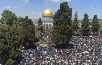 250 ألفاً يؤدون صلاة الجمعة في المسجد الأقصى