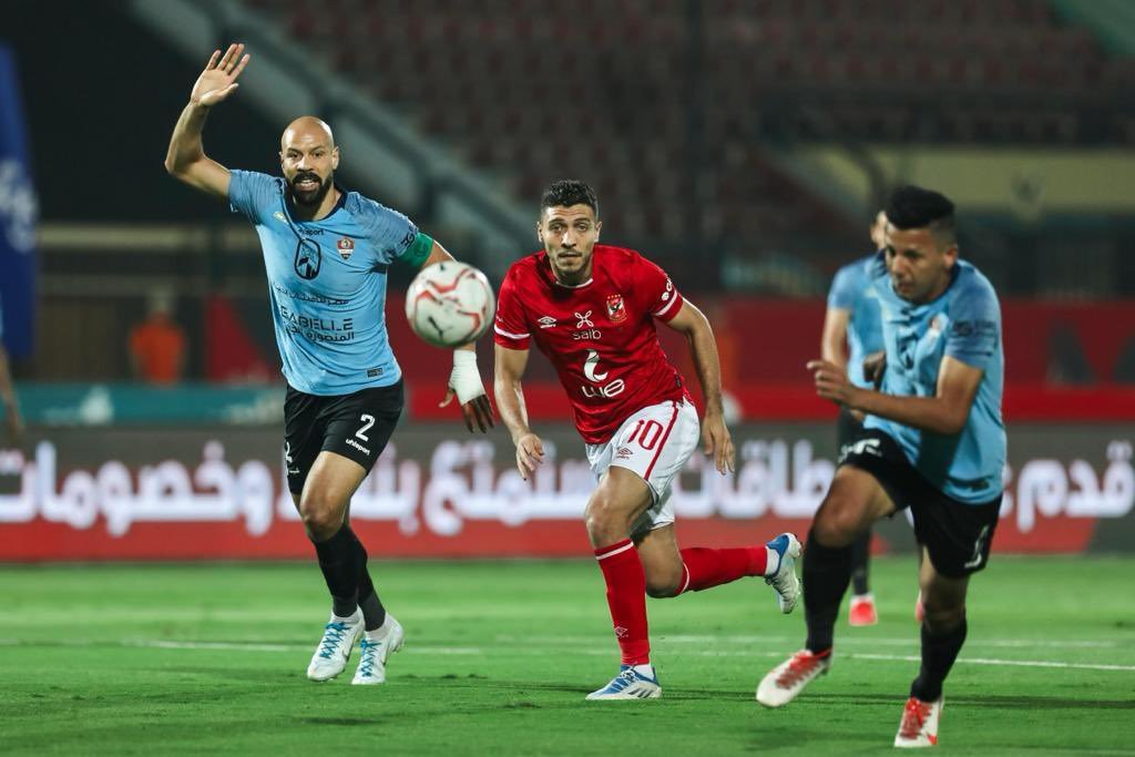 الأهلي يواصل الابتعاد بصدارة الدوري بثلاثية في شباك غزل المحلة الأهلي يواصل الابتعاد بصدارة الدوري بثلاثية في شباك غزل المحلة
