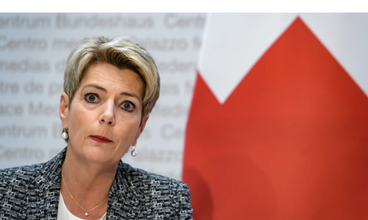 ماذا قالت وزيرة مالية سويسرا عن صفقة استحواذ بنك UBS على Credit Suisse؟ ماذا قالت وزيرة مالية سويسرا عن صفقة استحواذ بنك UBS على Credit Suisse؟