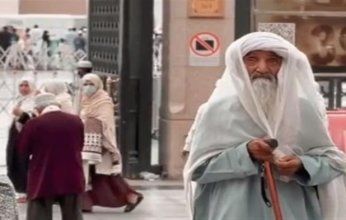 حقيقة الرجل المسن الذي ظهر في المسجد النبوي ليلة القدر