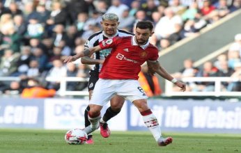 نيوكاسل يفوز على مانشستر يونايتد بثنائية نظيفة في الدورى الإنجليزى