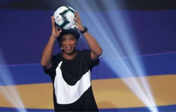 “رونالدينيو” يسعى لإطلاق “دوري الشوارع” في جميع أنحاء العالم