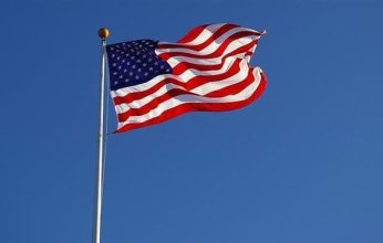 أمريكا تفرض رسوما بقيمة 250 دولارًا على بعض المسافرين من كندا