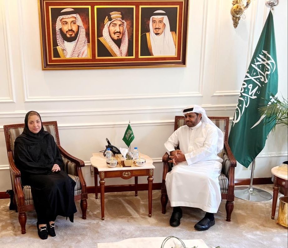 المندوب السعودي الدائم لدى منظمة التعاون الإسلامي يستقبل مديرة تنمية المرأة بالمنظمة المندوب السعودي الدائم لدى منظمة التعاون الإسلامي يستقبل مديرة تنمية المرأة بالمنظمة