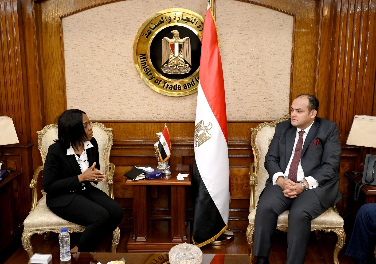 مباحثات مع البنك الأفريقي للتصدير والاستيراد استعدادات استضافة القاهرة لمعرض التجارة البينية الإفريقي نوفمبر المقبل مباحثات مع البنك الأفريقي للتصدير والاستيراد استعدادات استضافة القاهرة لمعرض التجارة البينية الإفريقي نوفمبر المقبل