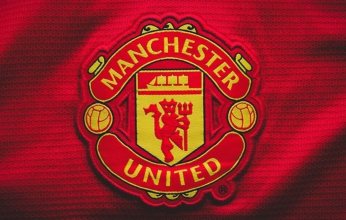 تراجع أسهم مانشستر يونايتد بعد تقرير يفيد بإلغاء عائلة جليزر خطة البيع