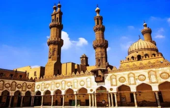 مصر.. آلاف المصلين يؤدون العشاء ‏والتراويح ‏بالجامع الأزهر