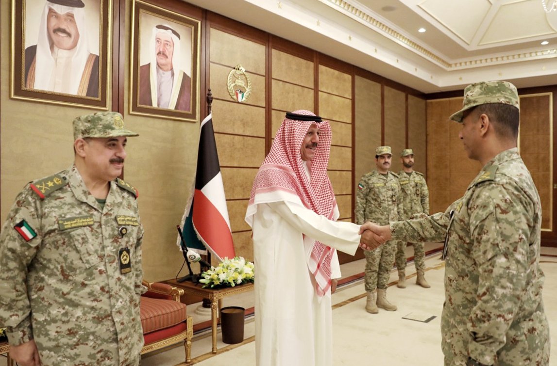 نائب رئيس الحرس الوطني بالكويت يدعو القادة والضباط لتذليل العقبات أمام المنتسبين للنهوض بالعمل نائب رئيس الحرس الوطني بالكويت يدعو القادة والضباط لتذليل العقبات أمام المنتسبين للنهوض بالعمل