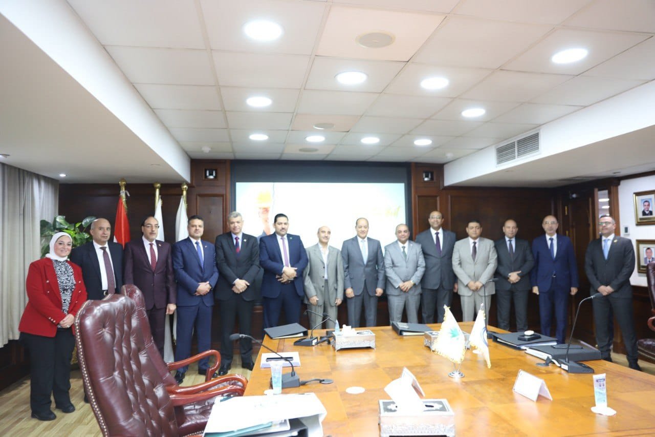 الملا:توصيل الغاز لكافة العملاء بمختلف أنشطتهم الصناعية والتجارية الملا:توصيل الغاز لكافة العملاء بمختلف أنشطتهم الصناعية والتجارية