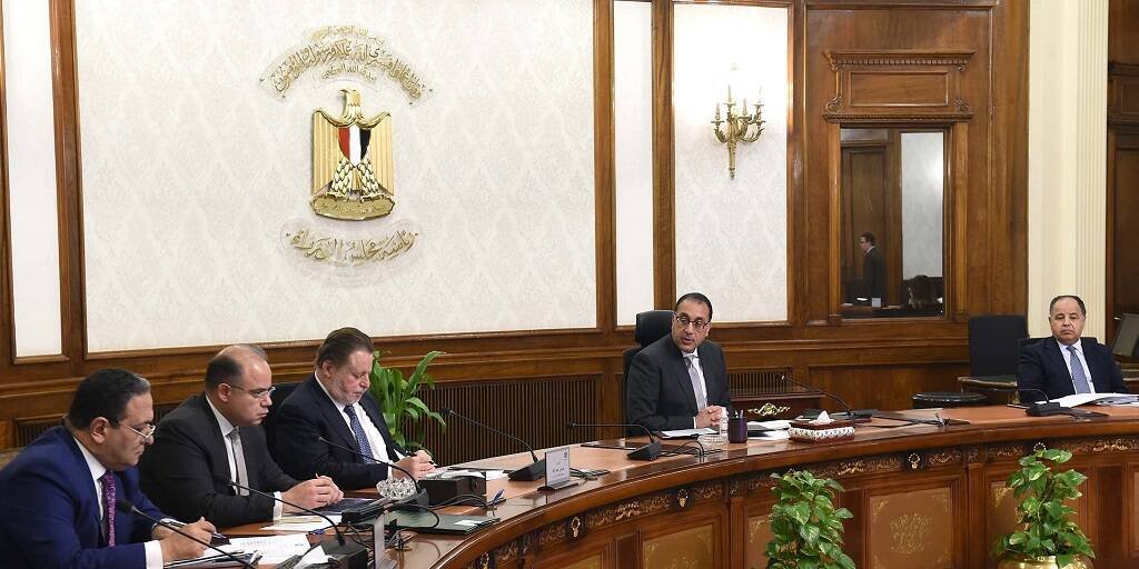 مصر.. رئيس الوزراء يستعرض استراتيجية الرقابة المالية لتعزيز دور القطاع المالي غير المصرفي مصر.. رئيس الوزراء يستعرض استراتيجية الرقابة المالية لتعزيز دور القطاع المالي غير المصرفي