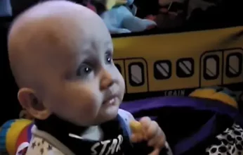 مأسي الحياة.. بريطاني ينهي حياة «طفله الرضيع» بدم بارد وبطريقة وحشية
